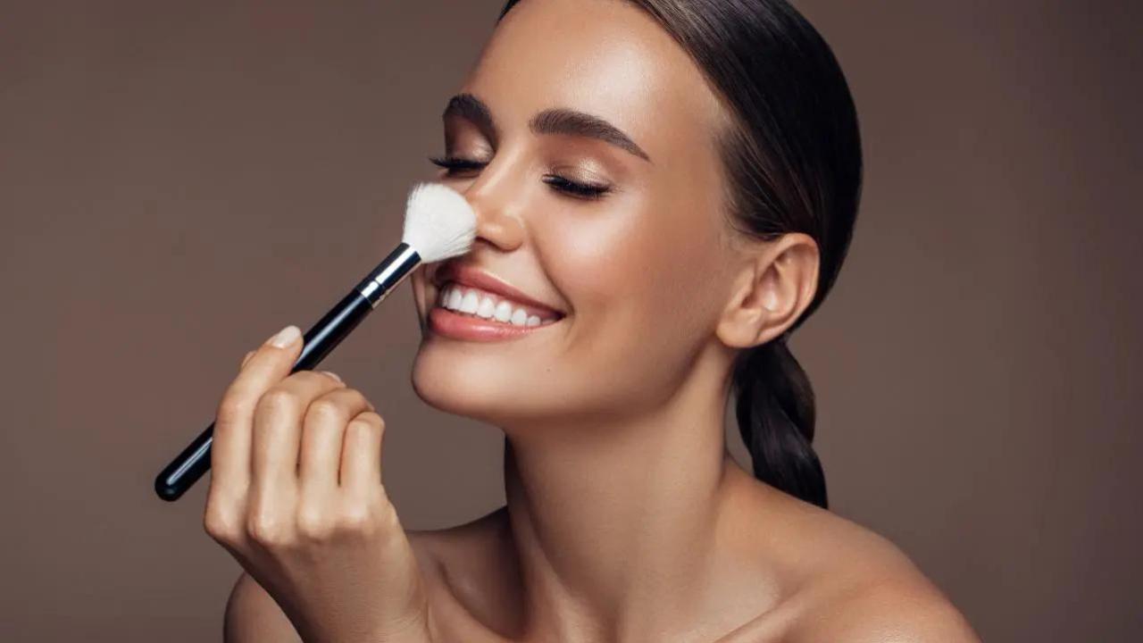 Getting makeup right is all about trial and error and if you are somebody who keeps up with the latest trends, then you would know about how many are adopting the glossy makeup trend.Read more: Want to ace glossy makeup? Here are five tips to get it right